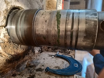 破碎機軸頸磨損在線修復