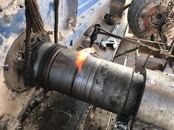 中聯(lián)水泥提升機(jī)軸磨損在線修復(fù)